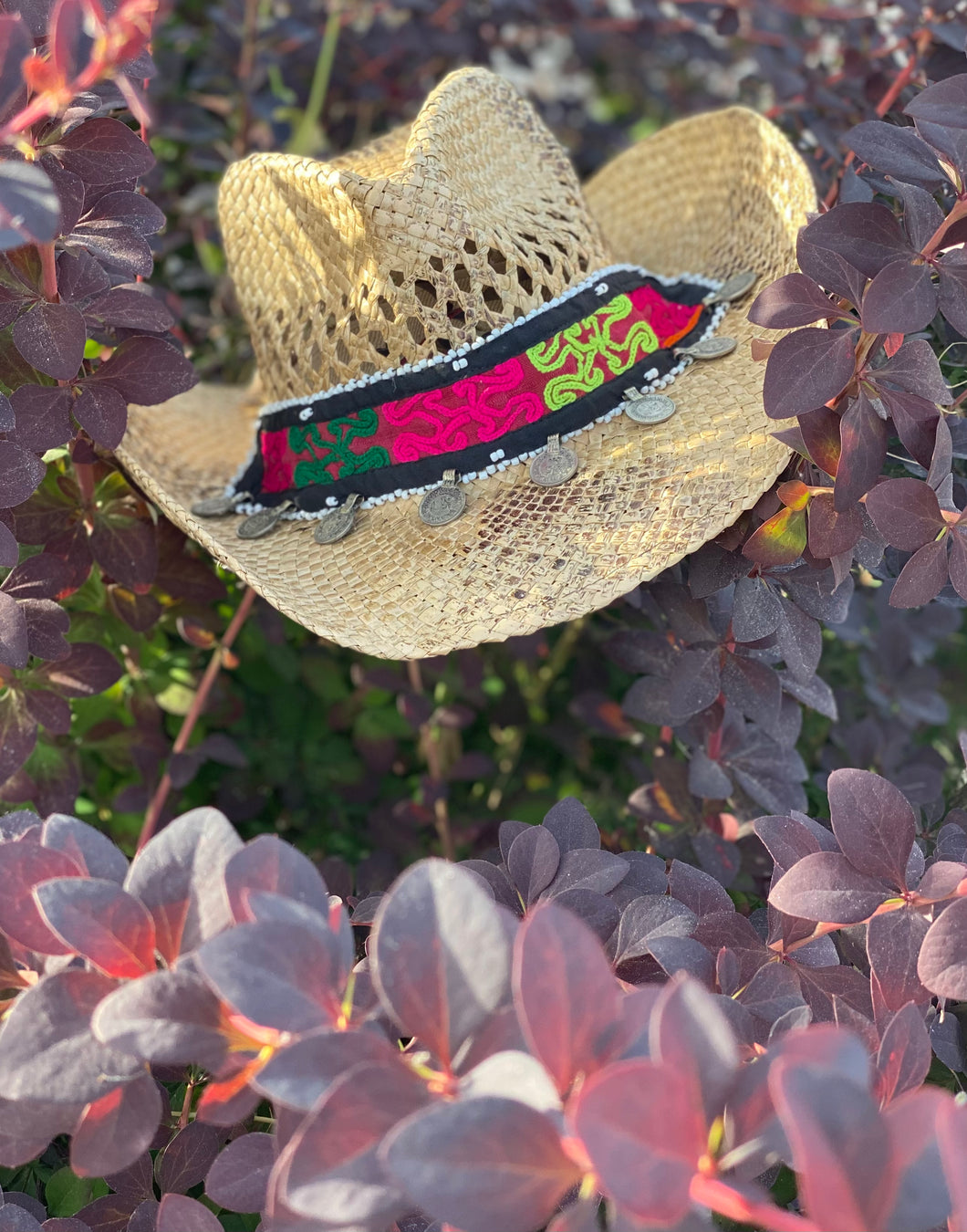 Sombrero tribal monedas