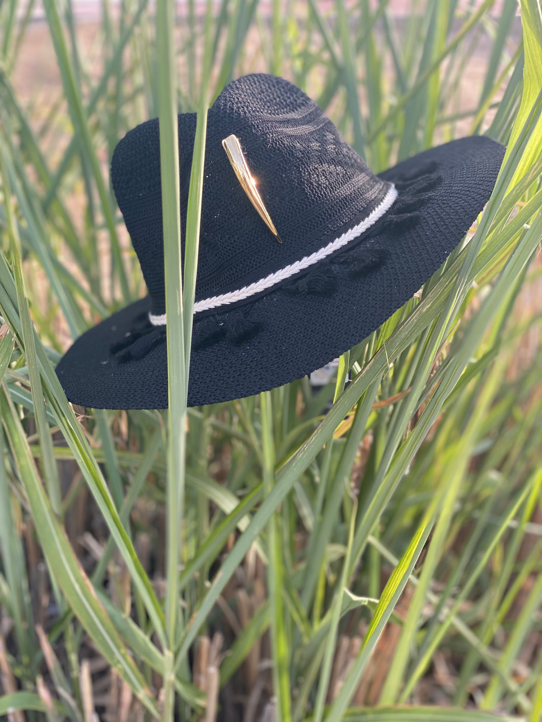 Sombrero negro colmillo