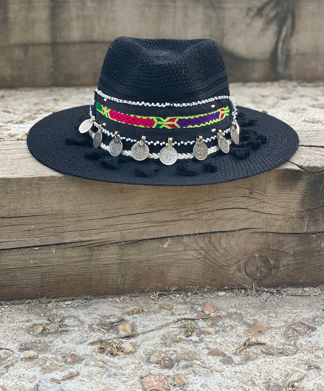 Sombrero negro tribal